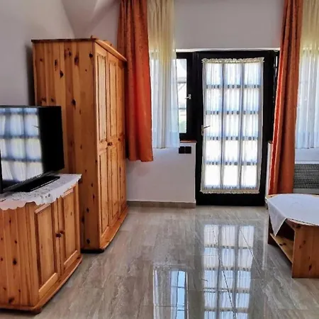 Ferienwohnung Fuer 2 Personen 1 Kind Ca 35 Qm In Zalakaros, Westungarn Zala Apartment