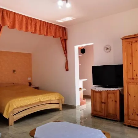 Ferienwohnung Fuer 2 Personen 1 Kind Ca 35 Qm In Zalakaros, Westungarn Zala Apartment *
