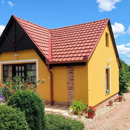 Apartment Ferienwohnung Fuer 2 Personen 1 Kind Ca 35 Qm In Zalakaros, Westungarn Zala
